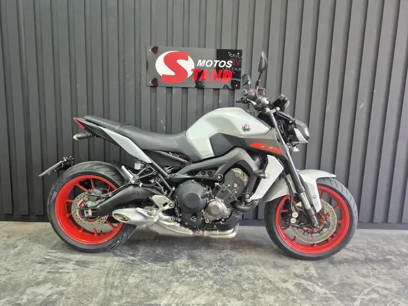 Yamaha MT-09  800 cc 