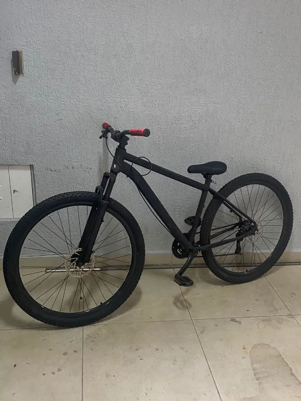 Bike bem conservada "Sutton aro 29"  - Foto 4