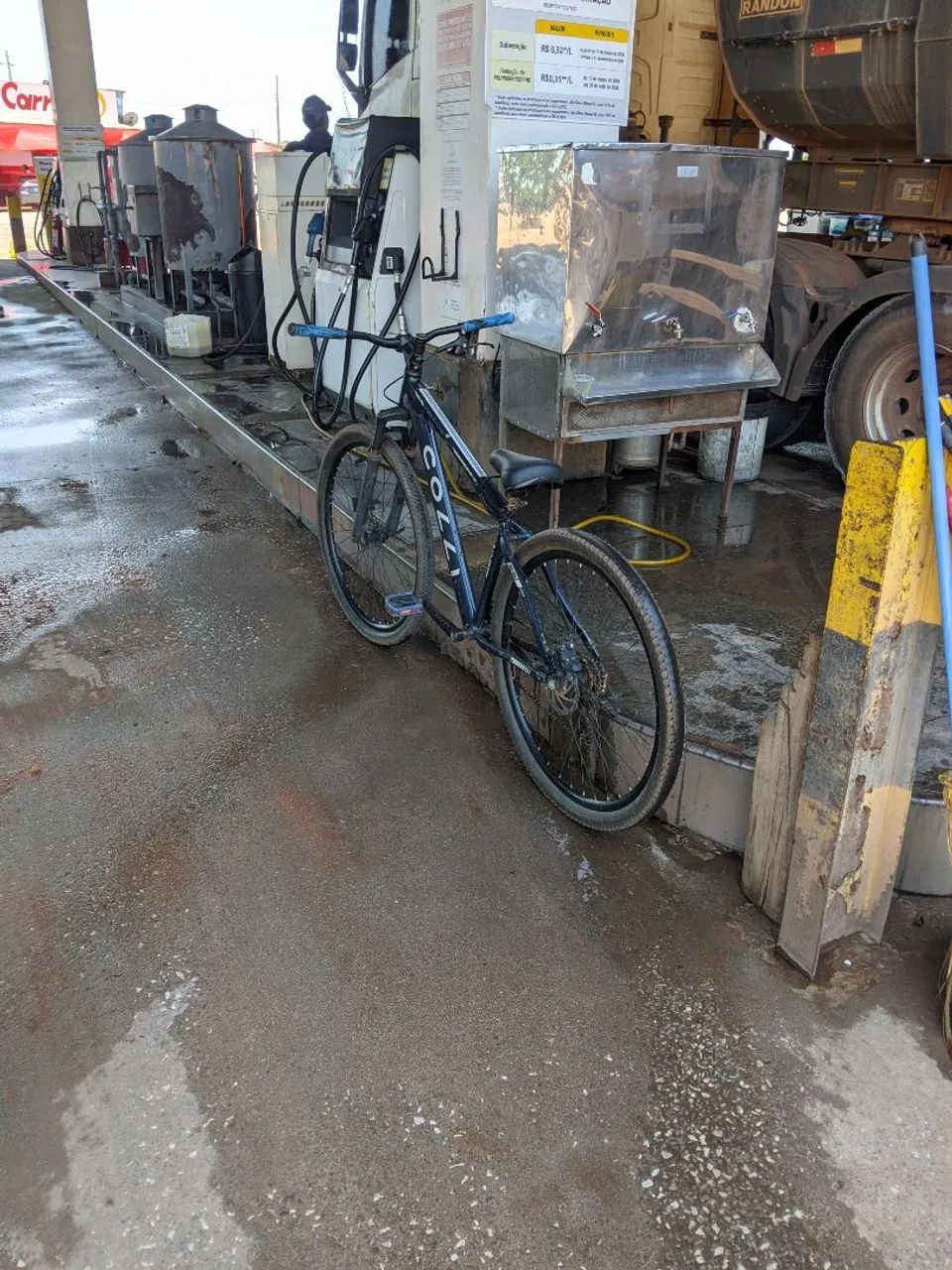 Vendo bicicleta colli toronto nova!