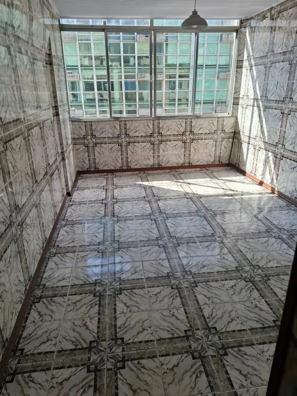 Conjugado amplo, no Centro de Niterói, edifício misto (comércio e residência) - Foto 2