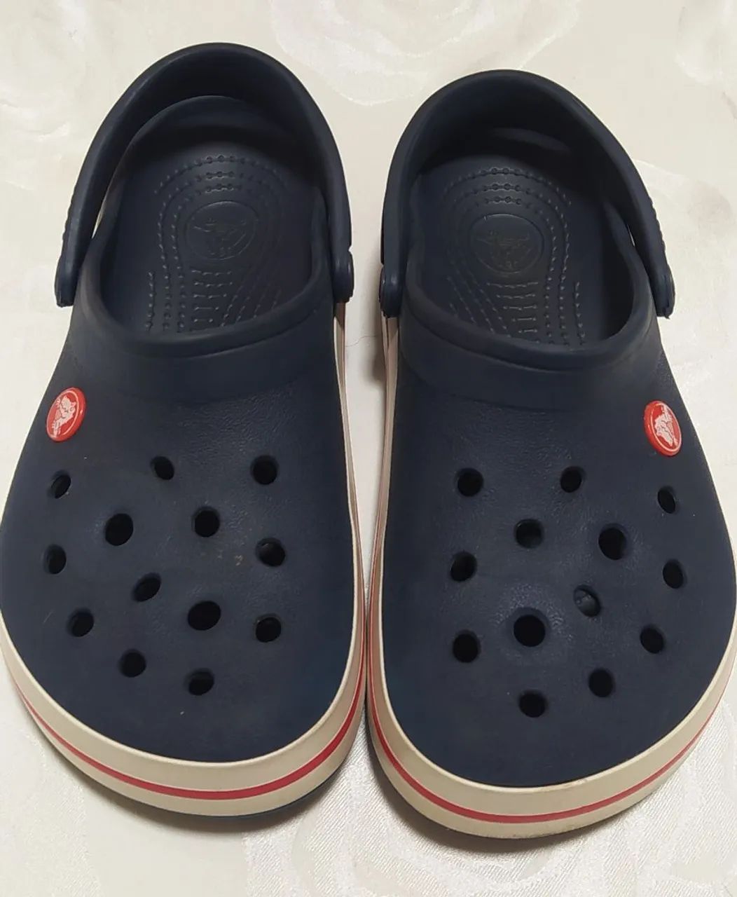 Crocs tamanho 33/34 - Foto 2