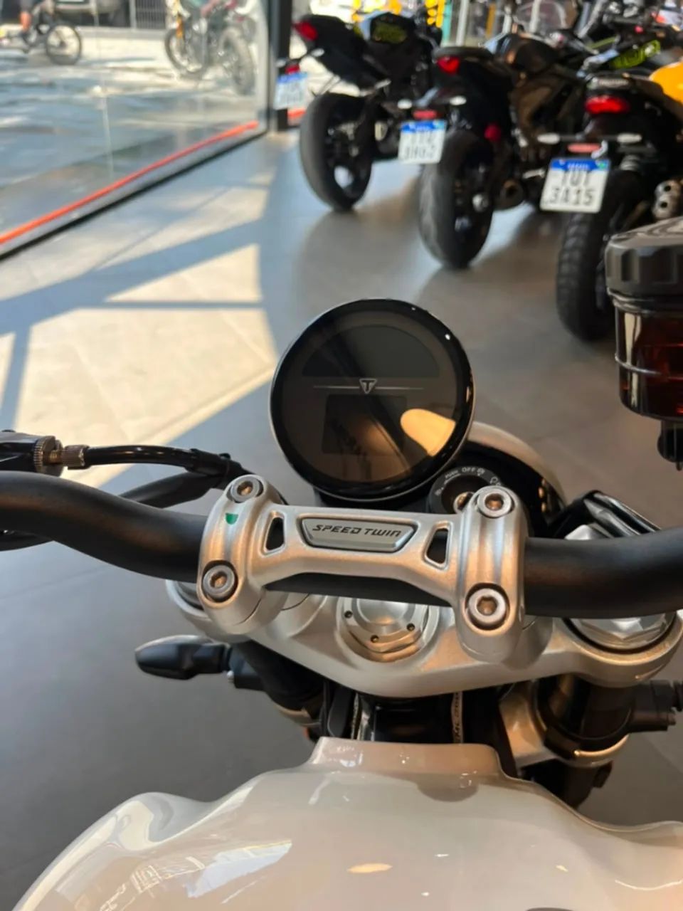 Triumph Speed Twin 1200 - Foto 5