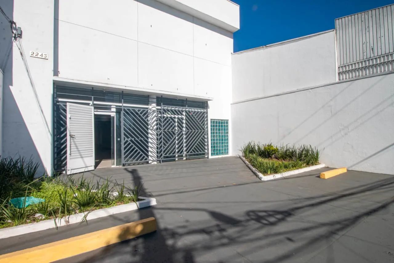 Prédio comercial na Avenida Casa Verde, 2243  430 m²