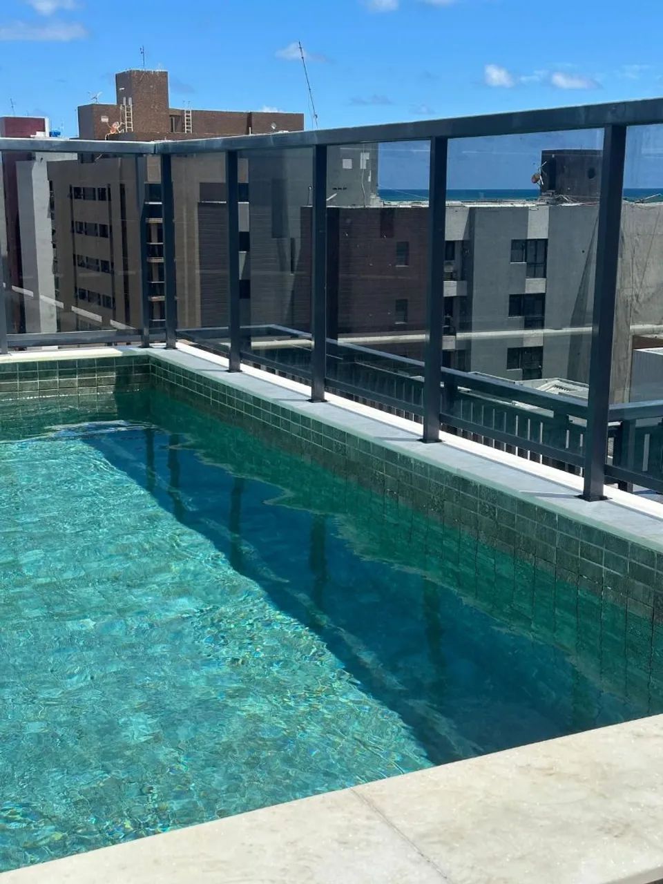 OPORTUNIDADE !!! Vendo Flat em Intermares todo Mobiliado há 50m da ORLA