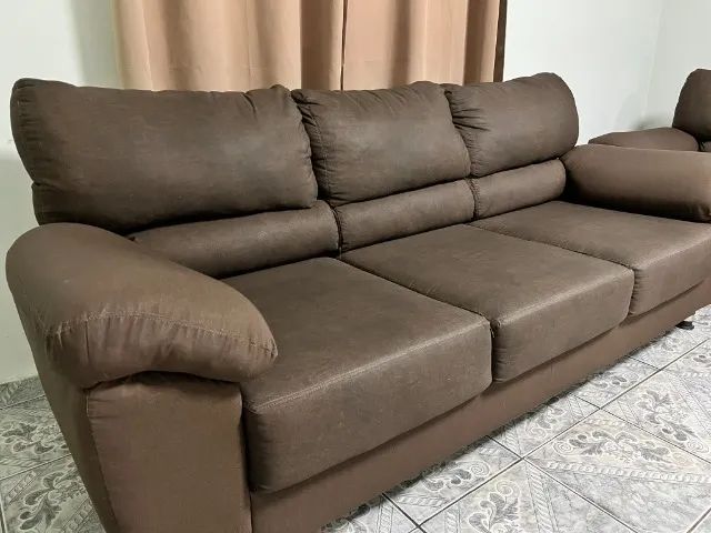 2 Sofás sendo, um com 3 lugares e outro com 2 lugares - Foto 4