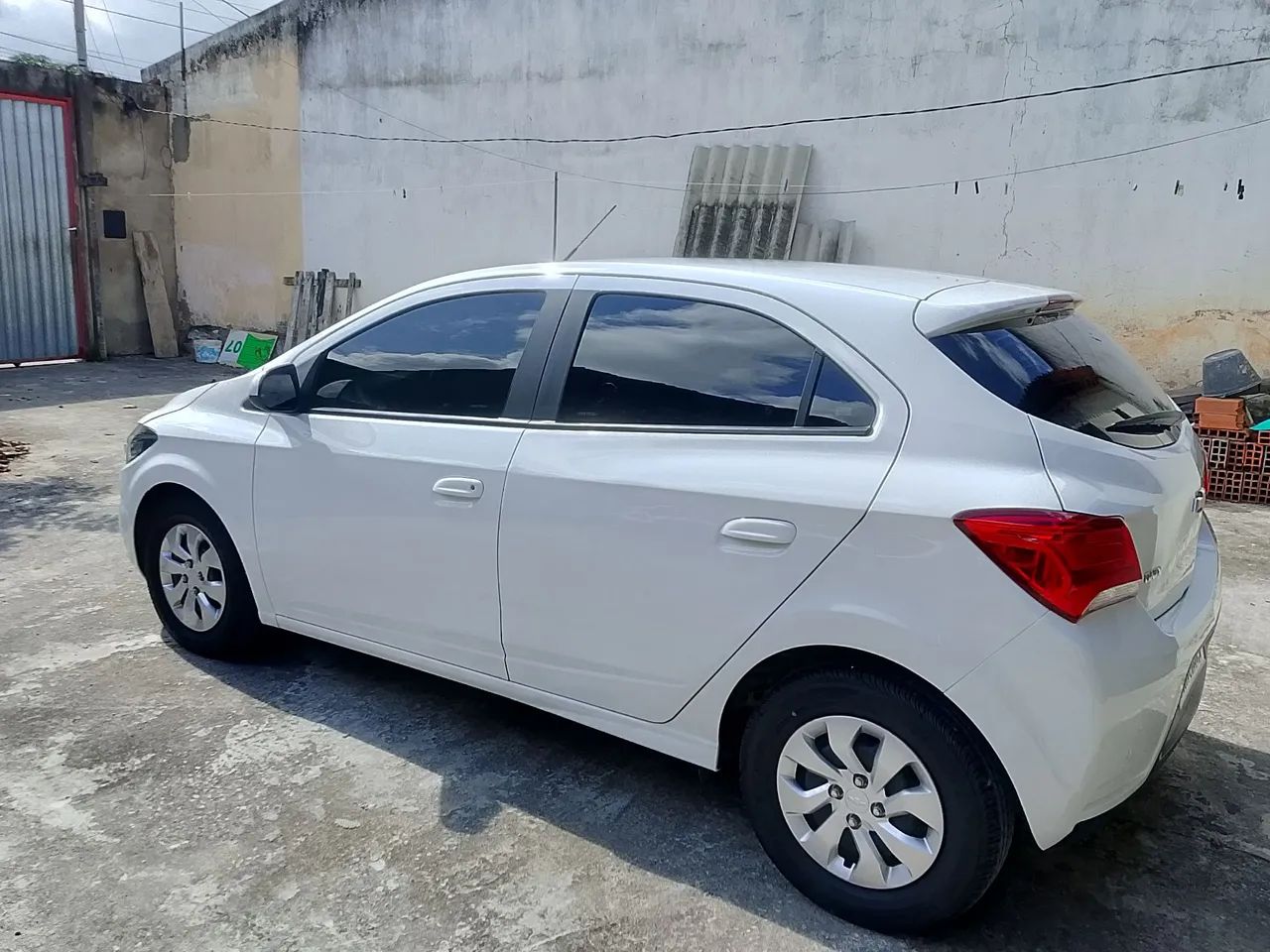 Chevrolet Onix Hatch LT 1.0 8V Flex Mec. 4P 2019 - Foto 3