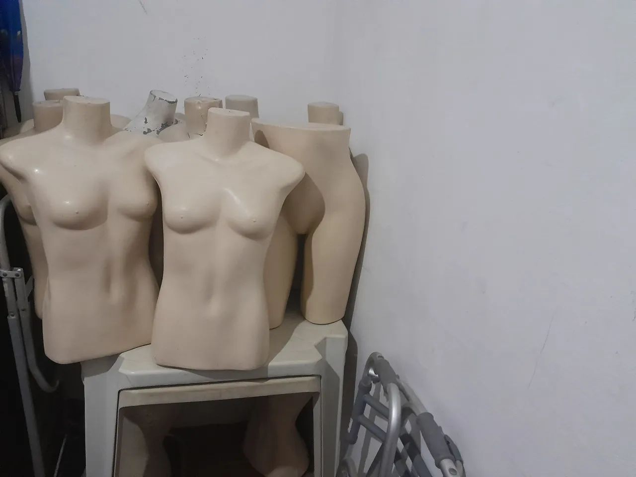 Lote de manequins busto 40 tudo só vendo o lote - Foto 2
