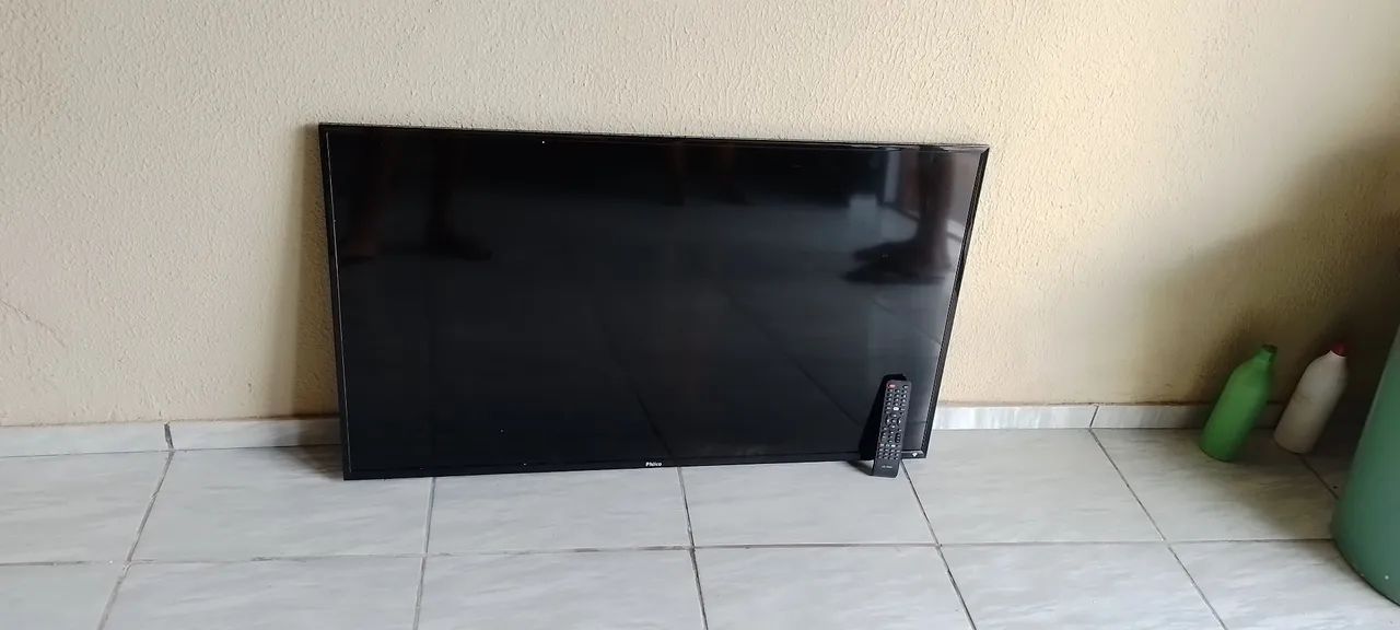 Televisão Philco com linhas na tela - Foto 2