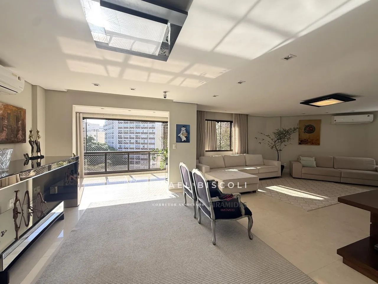 Apartamento de 246m² à venda no Centro de Florianópolis
