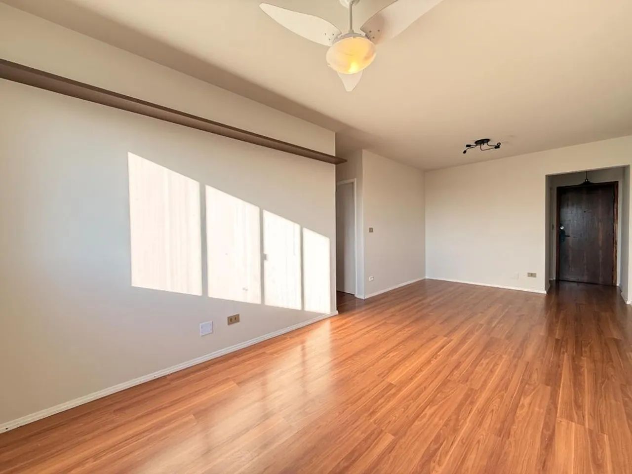 Apartamento para alugar em Maringá, Zona 07, com 3 quartos, com 81.48 m², Edifício Araguai - Foto 3