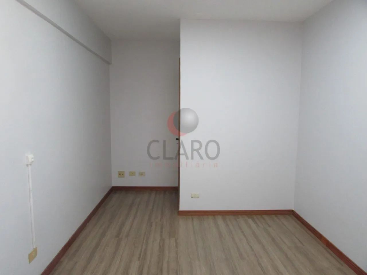 SALA COMERCIAL PARA LOCAÇÃO NO BIGORRILHO | COM ESPAÇO PARA RECEPÇÃO - Foto 3