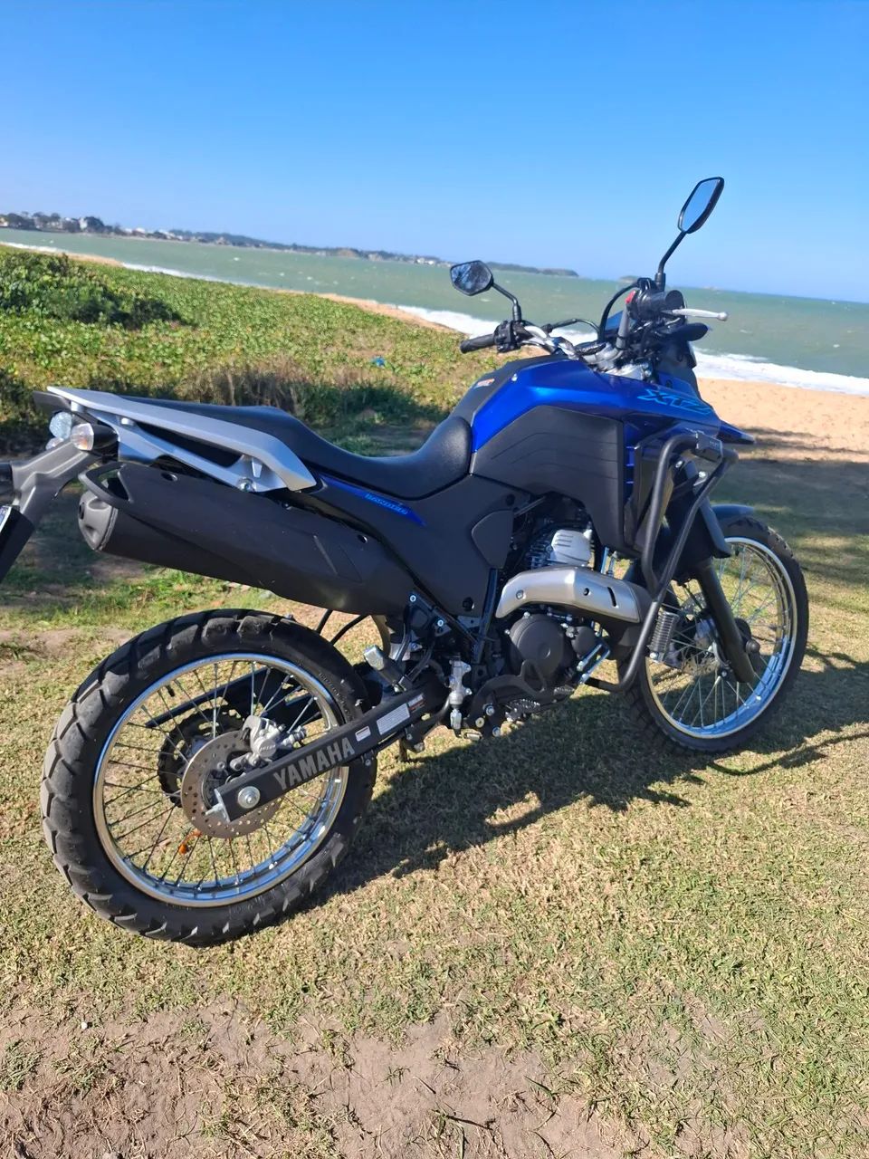 Yamaha Lander XTZ 250 connected