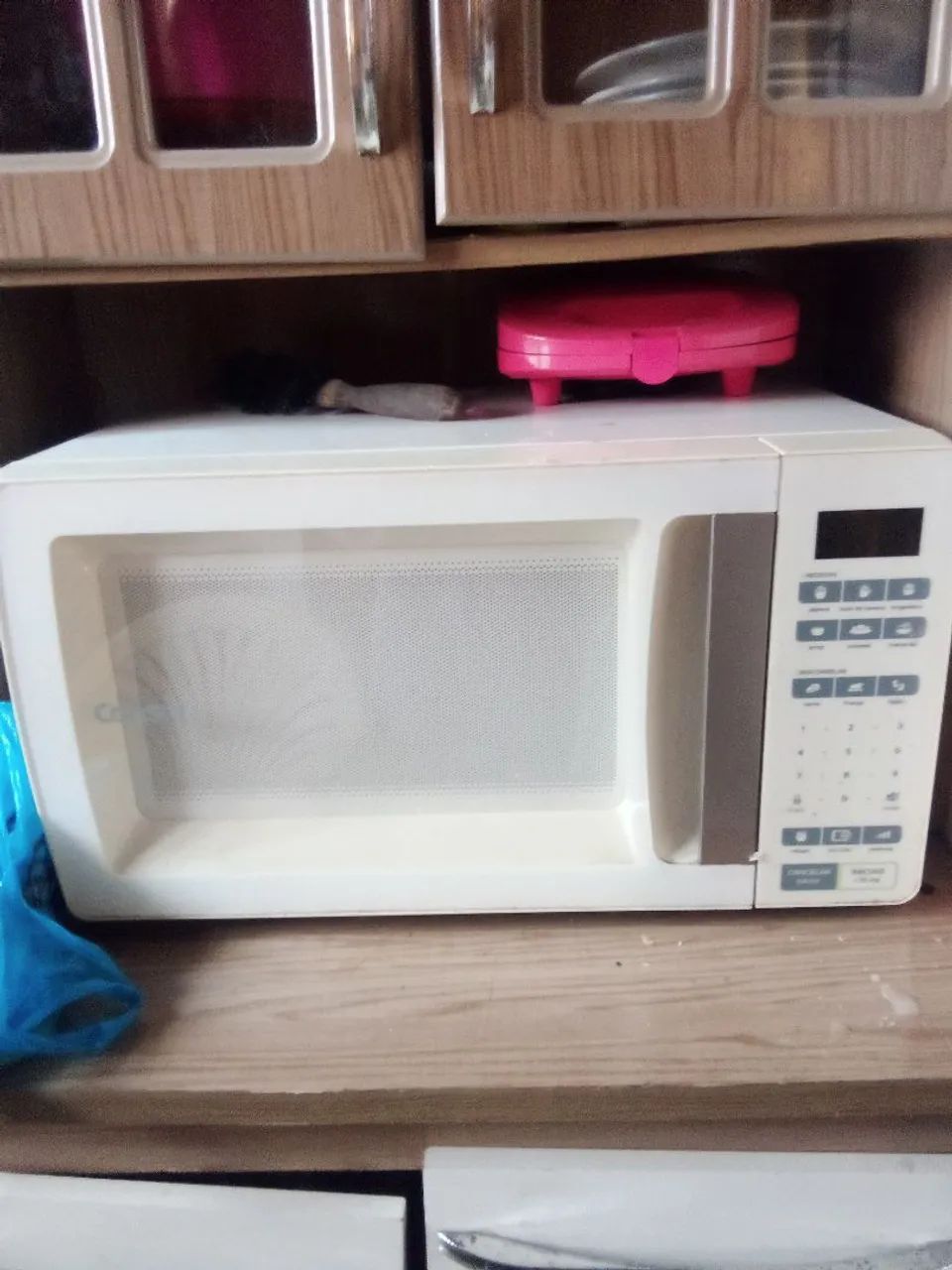 Vendo geladeira e microondas. - Foto 2