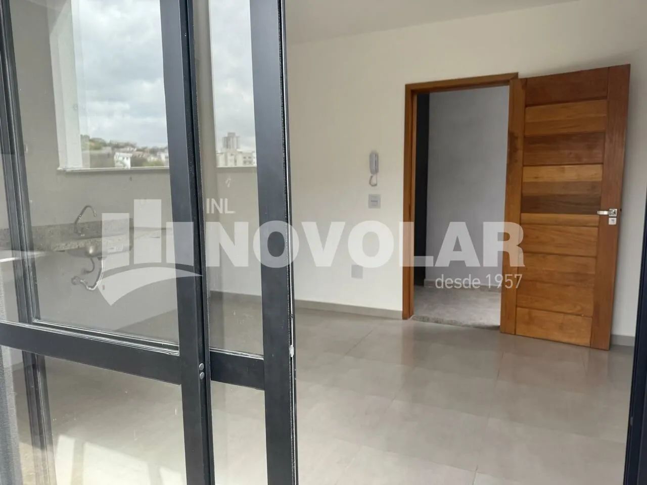 Espaço, Conforto e Localização - Apartamento com Quintal e 2 Dormitórios - Foto 3