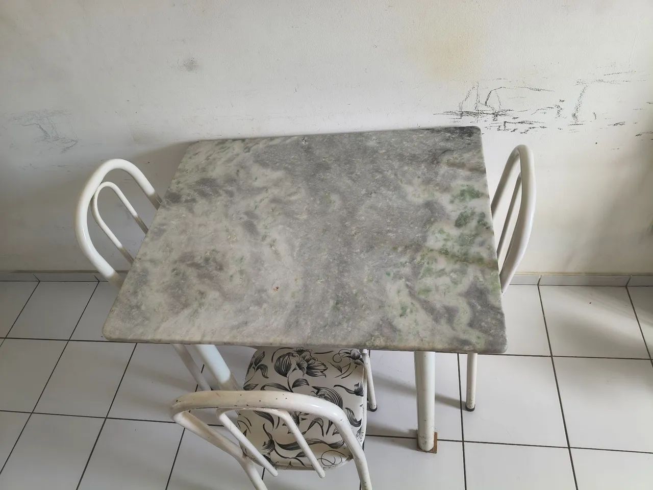 Mesa 4 cadeiras 