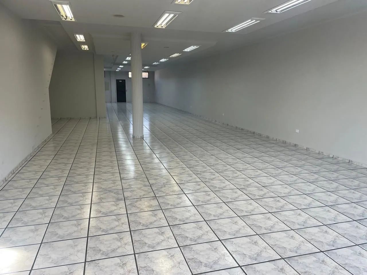 Aluga-se loja bem localizada  - Foto 4