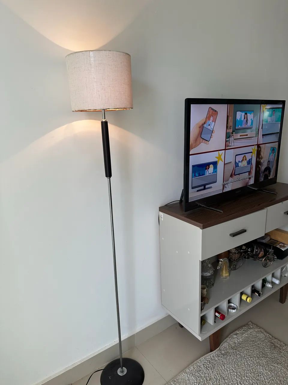 Lindo Abajur de canto de sala  - Foto 2