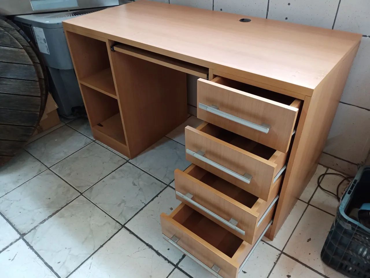 Escrivaninha com Quatro Gavetas  - Foto 4