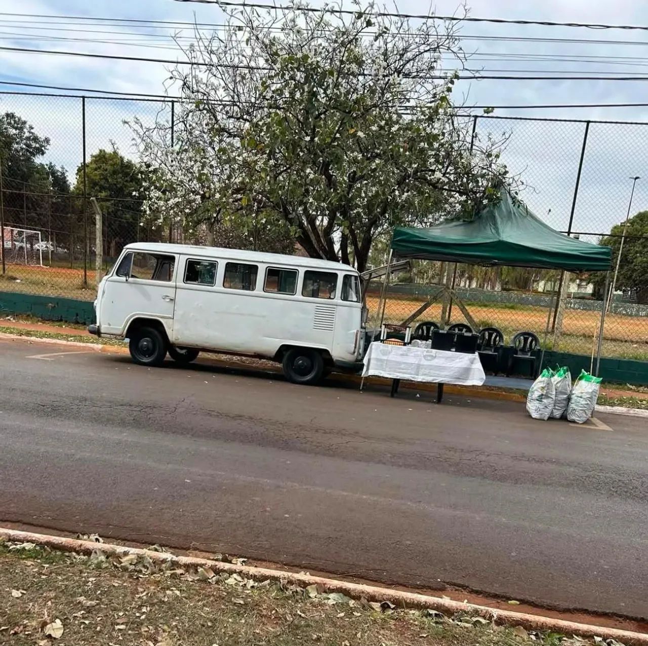 Volkswagen Kombi Standard/ Luxo/ Serie Prata 1997