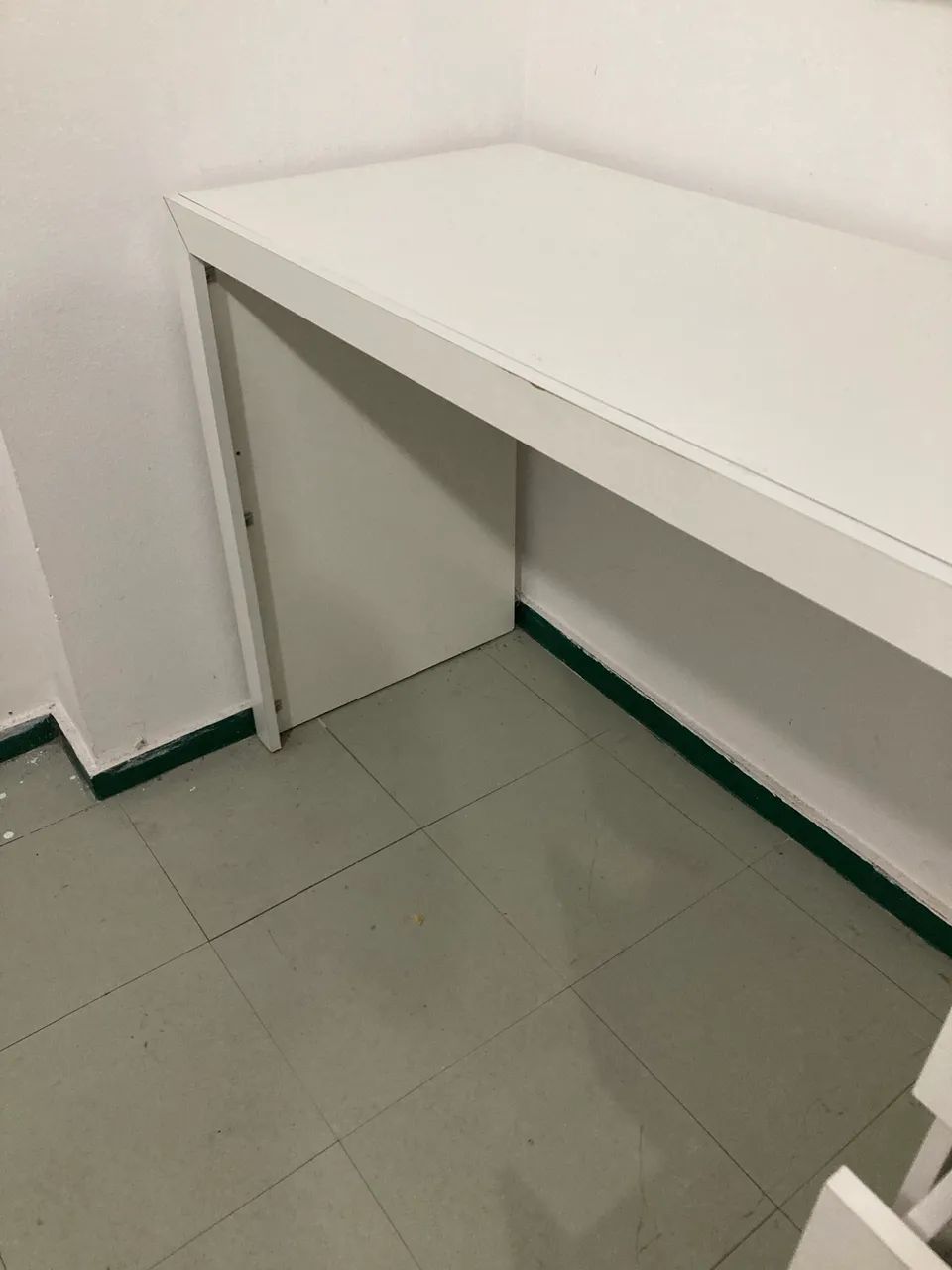 Escrivaninha branca  - Foto 3