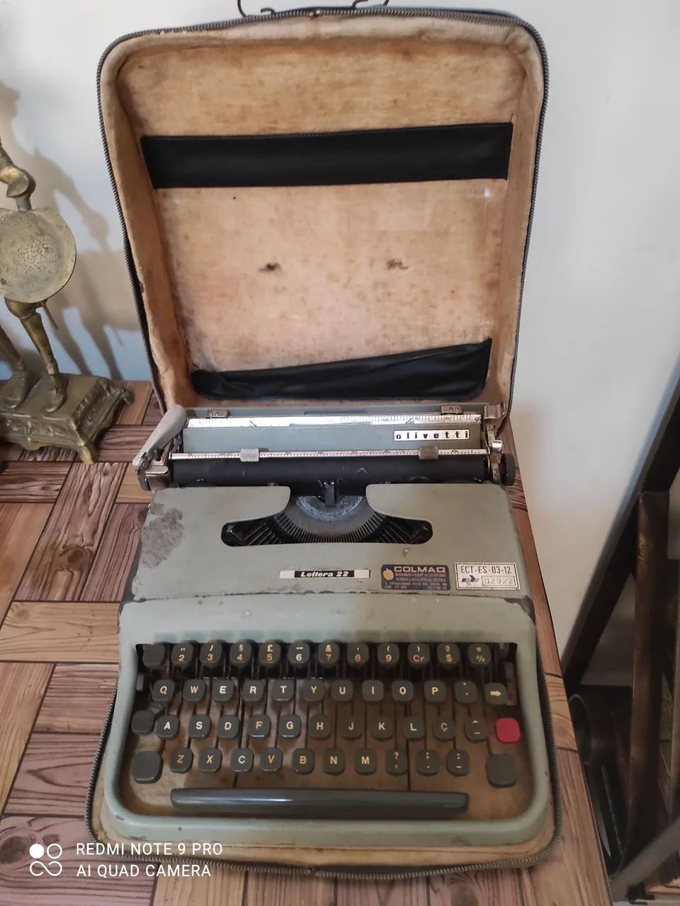 Máquina de datilografia antiga,OLIVETTI  LETTERA 22 :