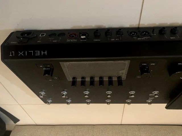 HELIX LT LINE6 - 1 MÊS DE USO - Instrumentos musicais - Praia da