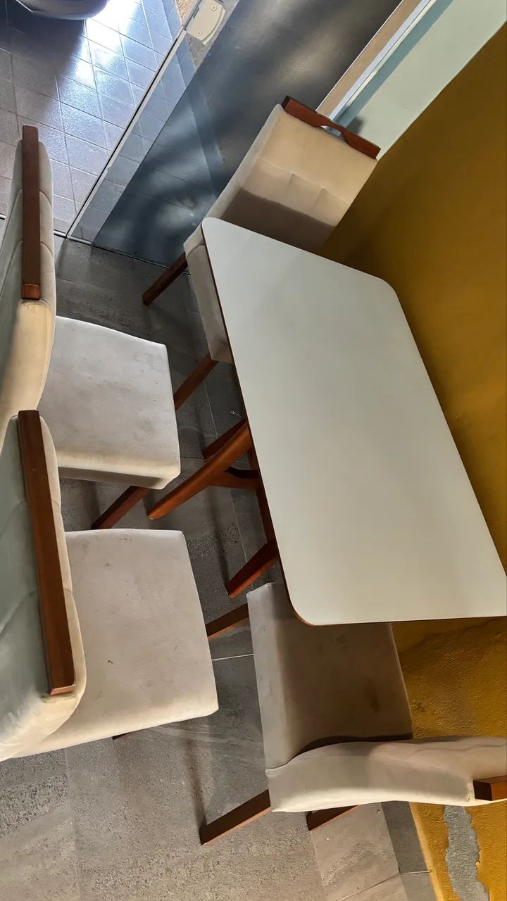 Mesa com 4 cadeiras jantar 