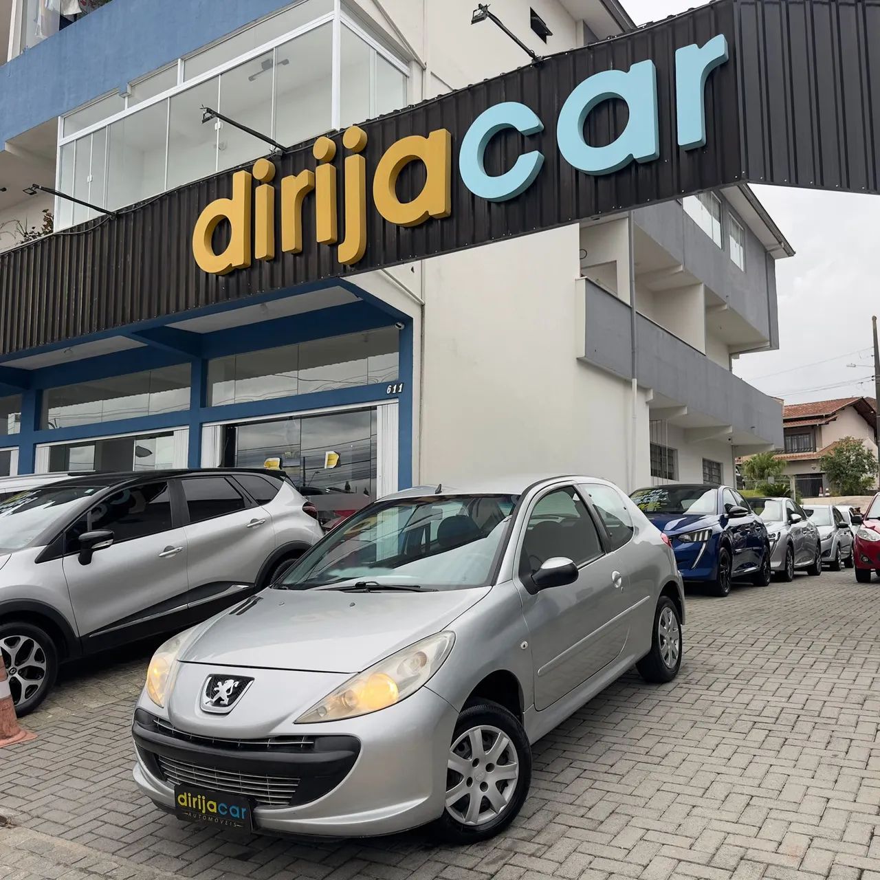 Peugeot 207 XR 1.4 FLEX 8V 3P 2011