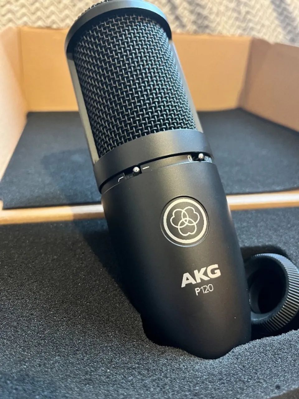 Microfone condensador AKG P120