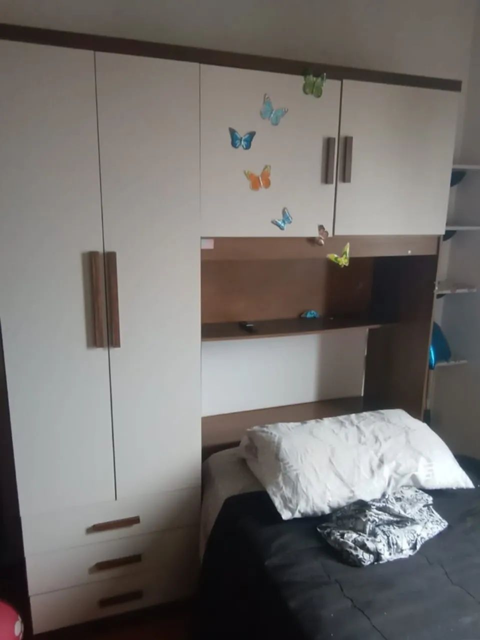 Guarda roupa de solteiro com cama embutida