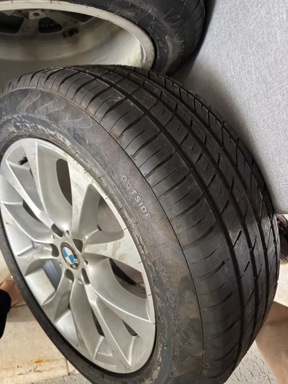 PNEU E ARO ORIGINAL BMW - Foto 2