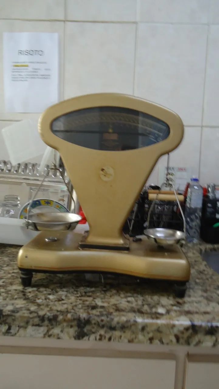 ANTIGA BALANÇA DE PRECISÃO FUNCIONAL FRANCESCO MACCHI CAPACIDADE 500 GR - Foto 3