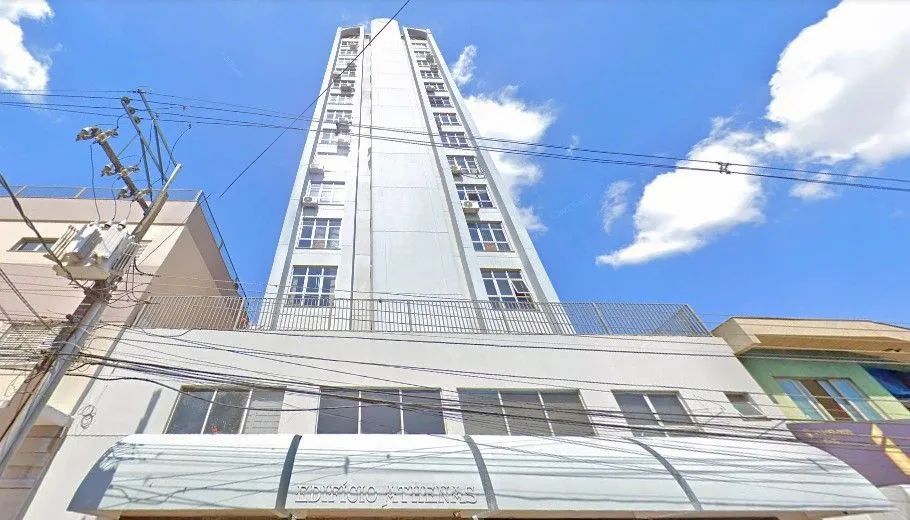 Sala Comercial para locação em edifício no centro de Arapongas. Ideal para seu negócio