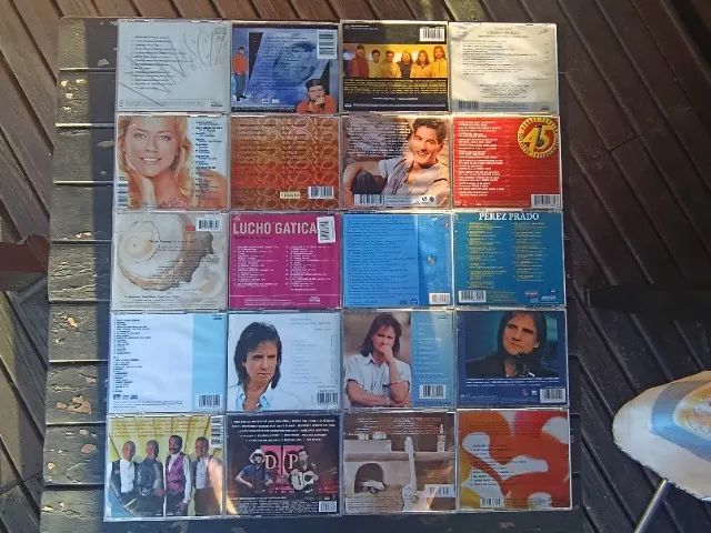 Lote 20 CDs Variados MPB, Roberto Carlos, Sertanejo e Boleros - Foto 2