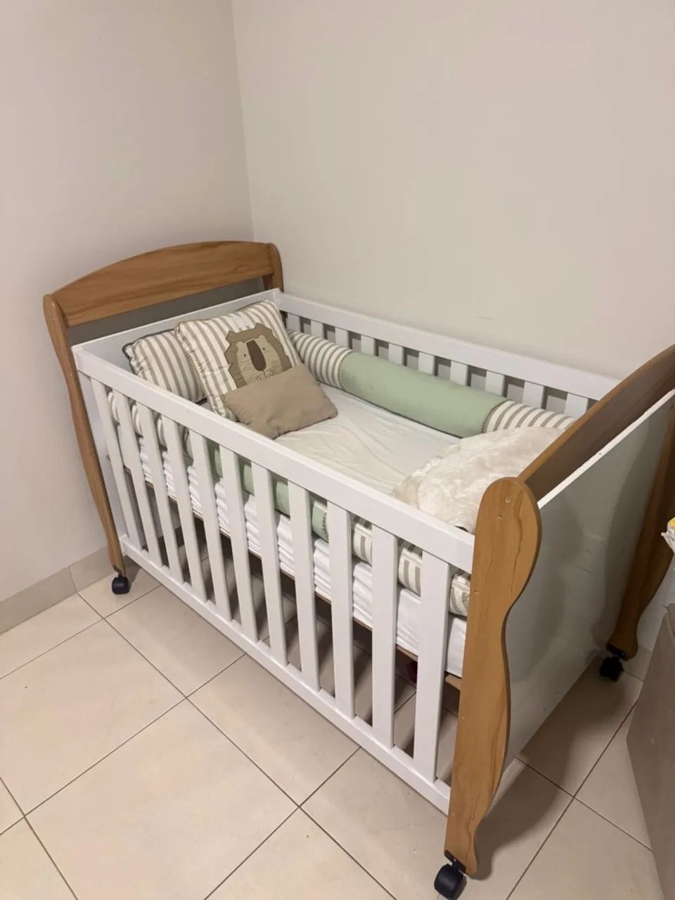 Vendo berço com colcao  - Foto 3