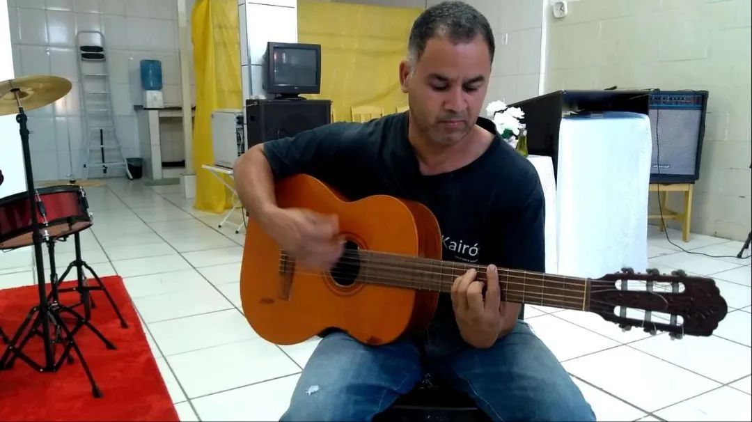 Nunca Tocou Violão? Esse Curso é Para Você - Foto 3