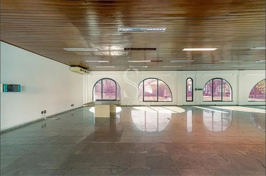 Jardim Everest, Casa Comercial para locação de 700m² com 20 vagas.