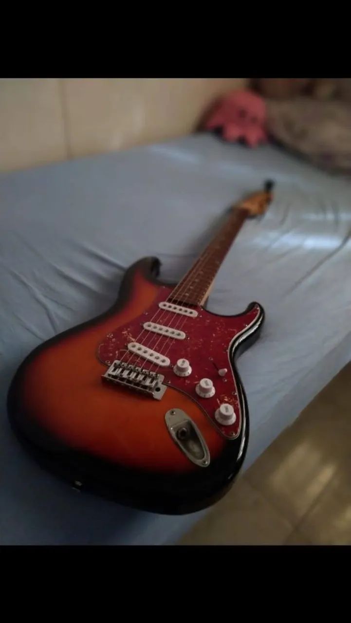 Guitarra Tagima mg com case aceito troca  - Foto 5