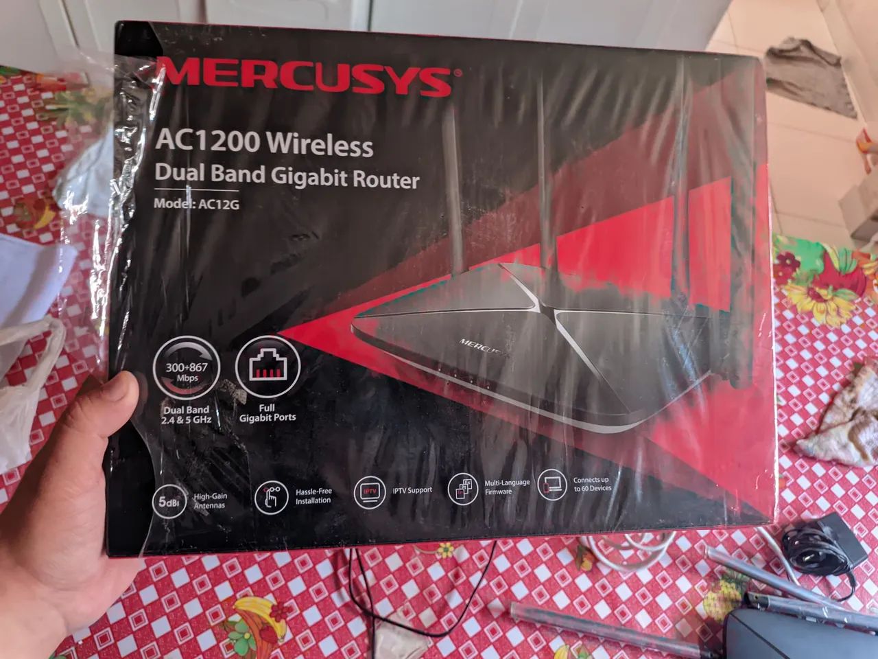 Vendo roteador MERCUSYS modelo AC12G 