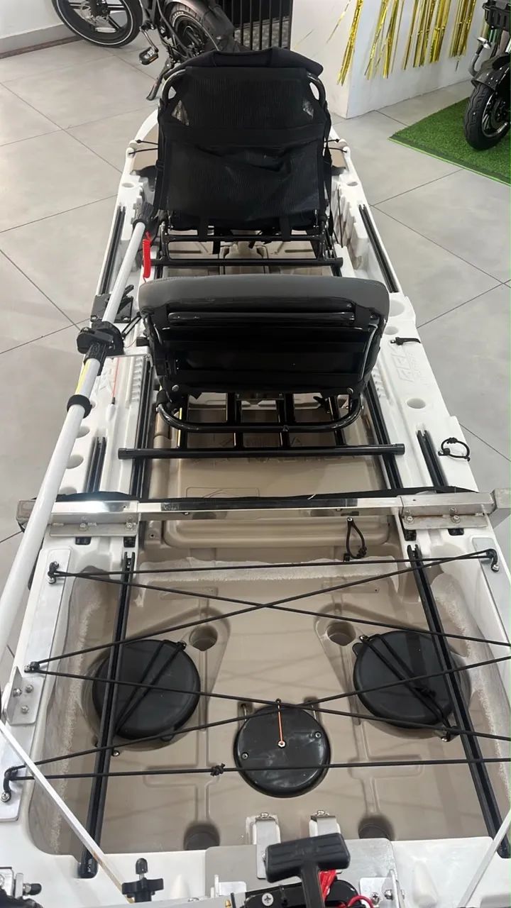 Caiaque Ark1290 com Motor Mercury 5HP - Foto 4