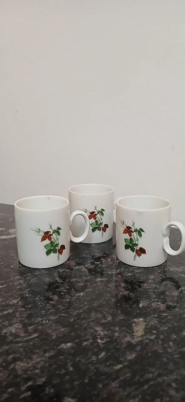 03 xícaras de café vintage 