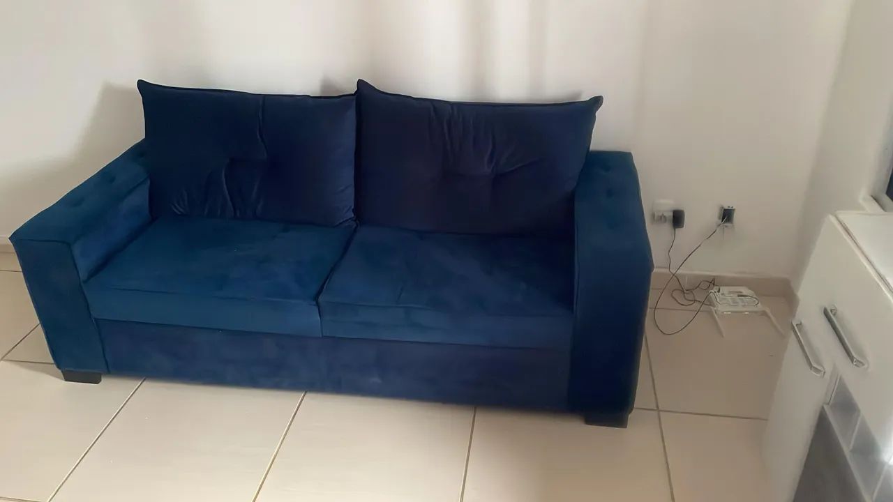 Sofá de veludo semi novo - Foto 3