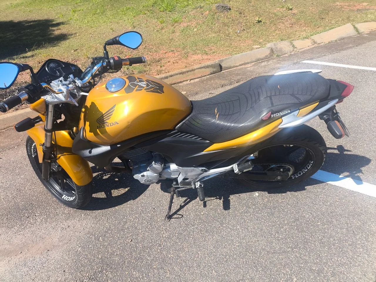 Vendo CB 300 ano 2011