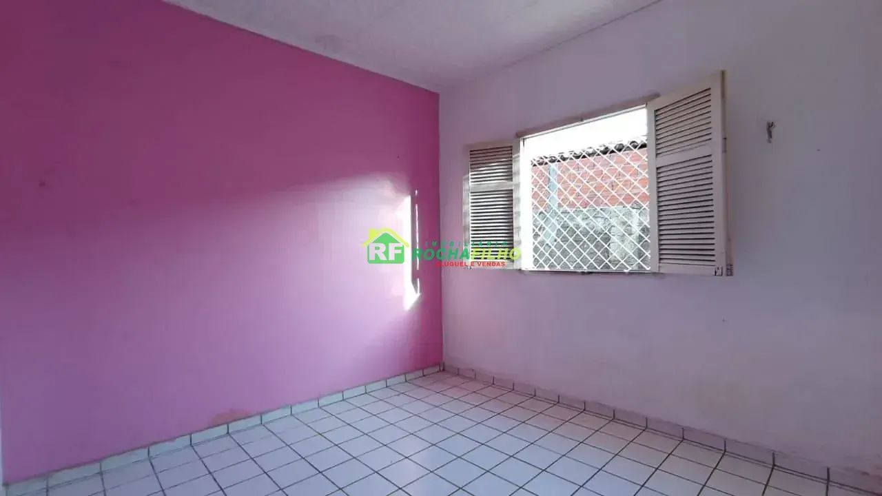 Casa com 3 Quartos em Terreno de 200m² e Garagem Coberta - Foto 5