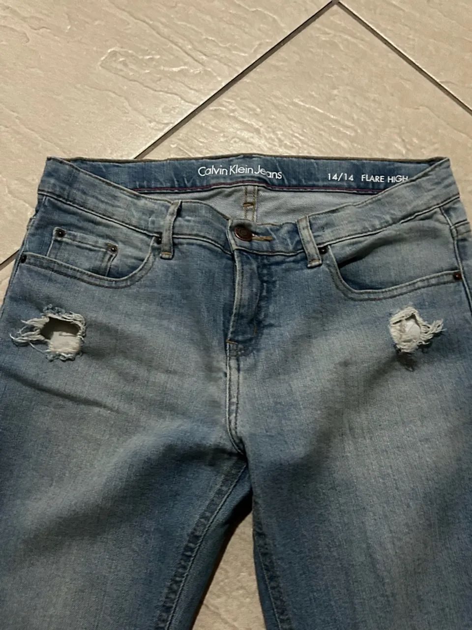 calça jeans flare calvin klein  - Foto 2