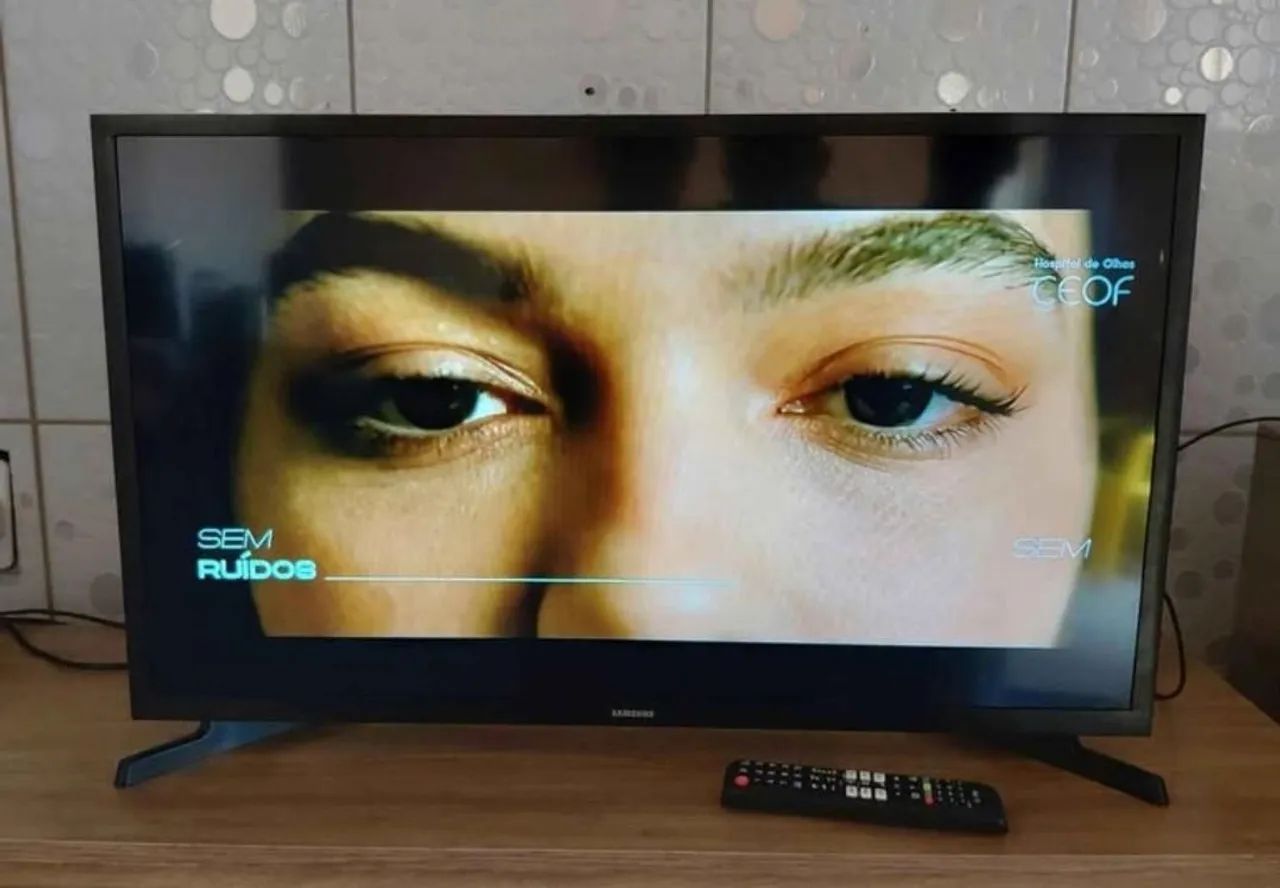 Vendo esta TV Esmart 32 polegadas Samsung tudo perfeito com controle remoto  - Foto 4
