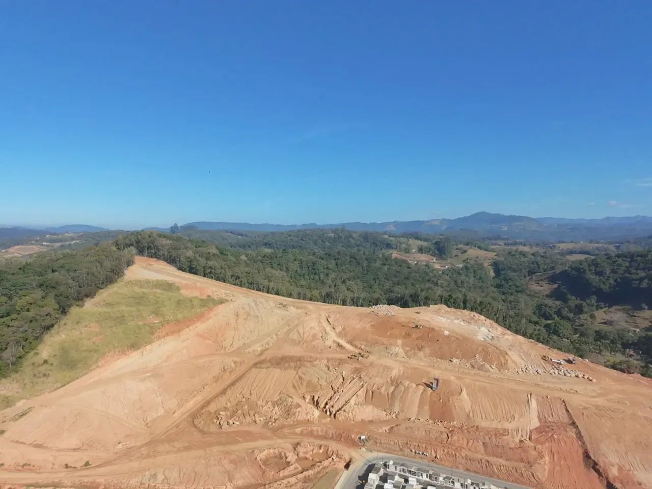 Terreno com 302 m², excelente padrão e localização parcelamento em 120x, Urussanga