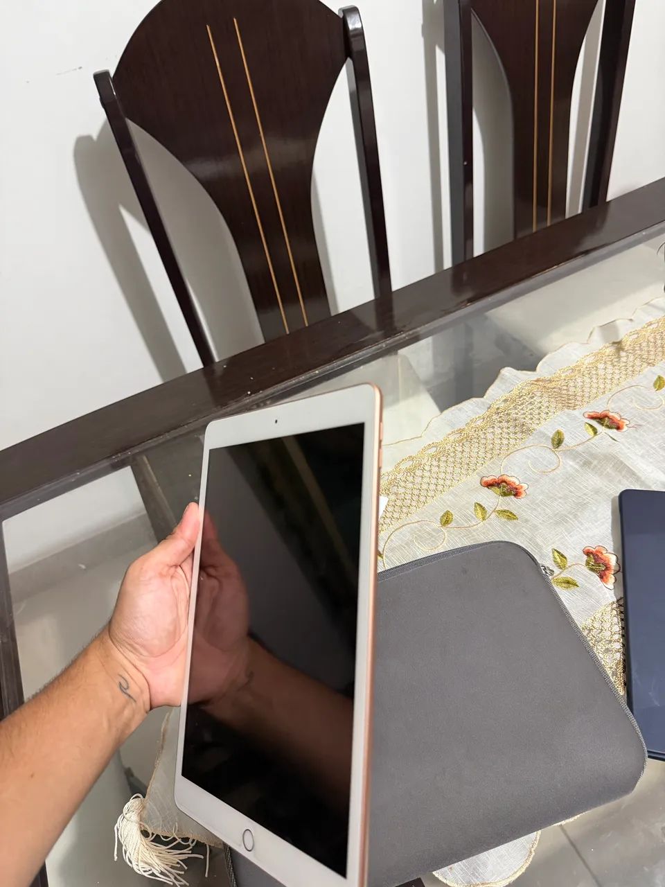 iPad 7ª geração- Em perfeito funcionamento e conservação  - Foto 5