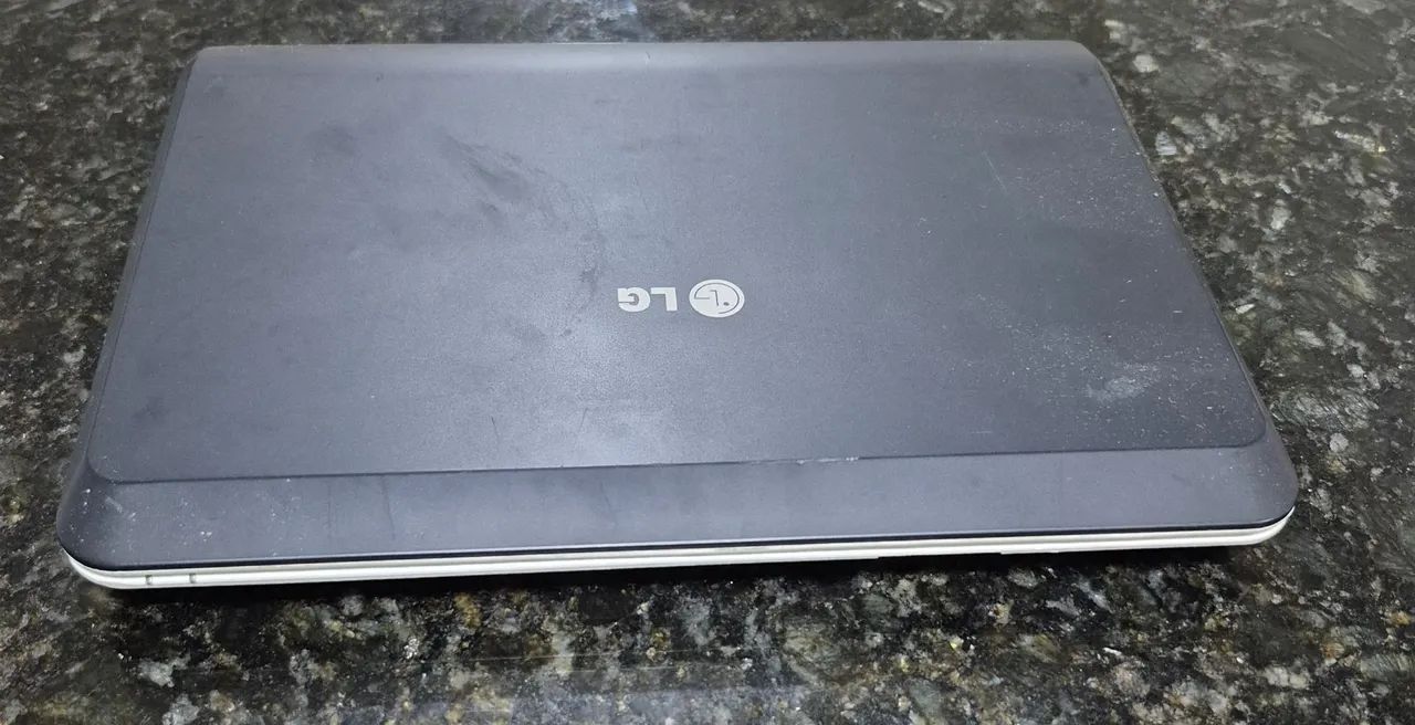 Vendo notebook com defeito para uso de peças ou conserto 