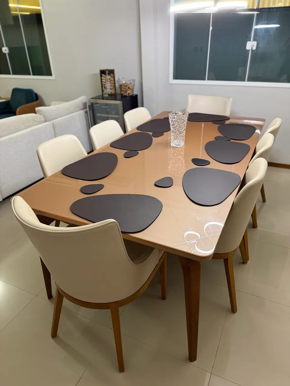 Mesa de Jantar 8 Lugares + 8 Cadeiras Estofadas - Foto 2